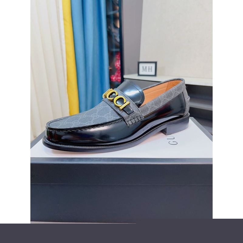 G*u*i leather shoes